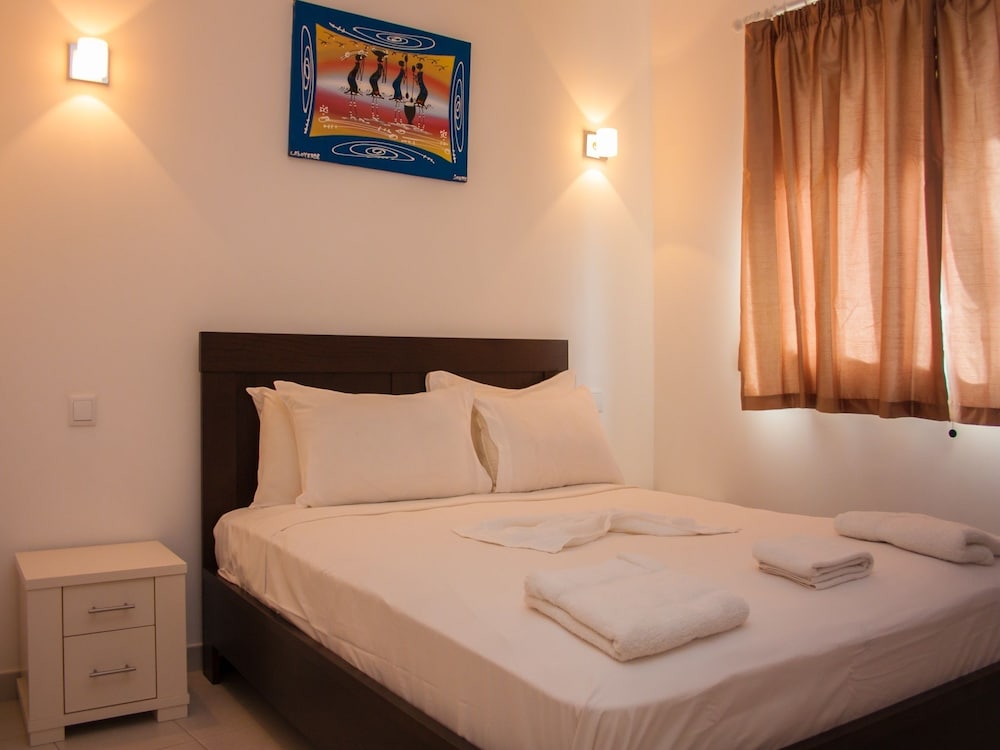 Apartment, 2 Bedrooms, Ground Floor photo 1