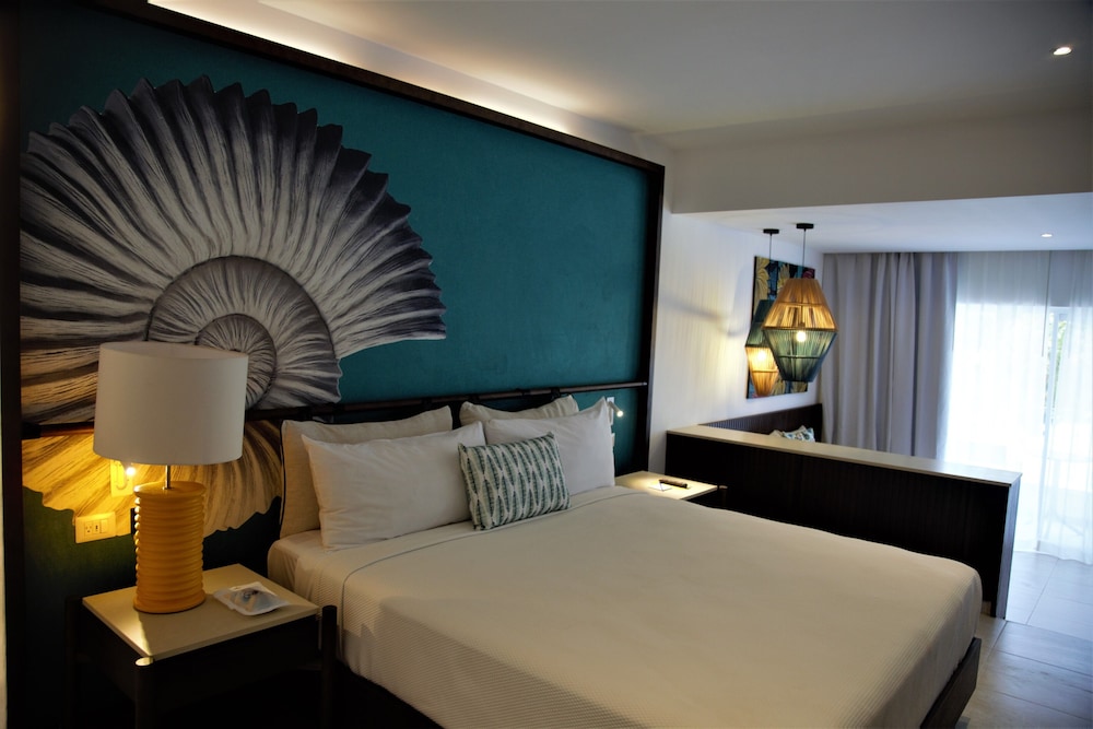 Suite Caribe All Inclusive (2 Adults + 1 Child)