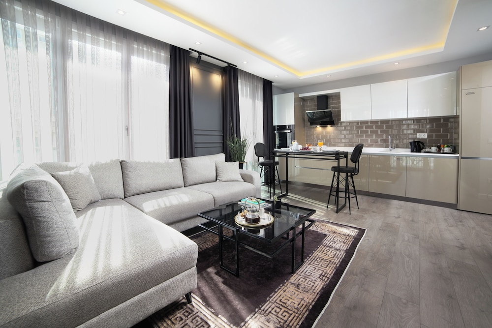Deluxe Suite photo 1