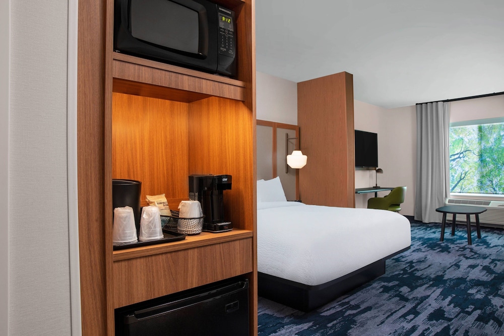 Executive Suite, 1 King Bed (Mobility Accessible, Roll-In Shower) - Photo 2