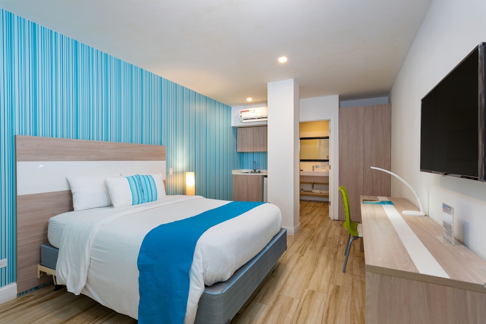 Double Room, 1 Queen Bed photo 3