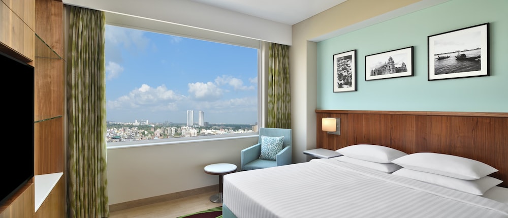 Deluxe Room, 1 Queen Bed, City View - Photo 3