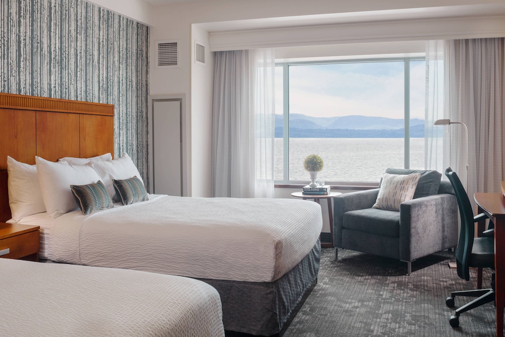 Room, 2 Queen Beds - Photo 1
