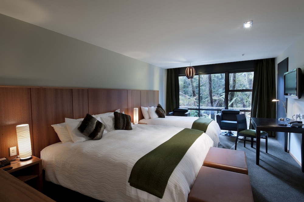 Deluxe Room, Accessible - Photo 1