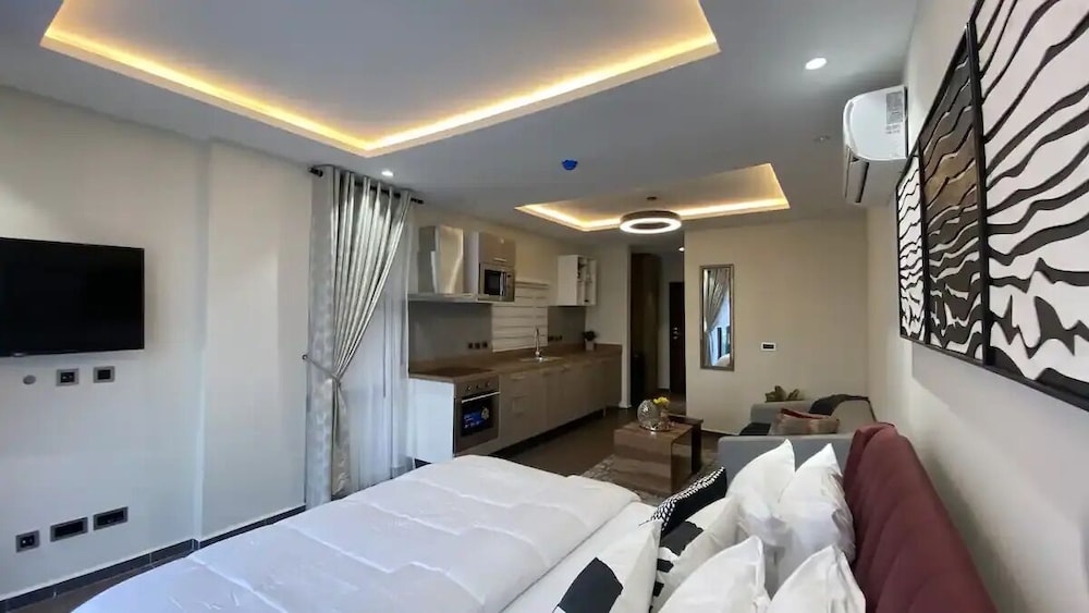 Luxury Studio Suite, City View photo 2