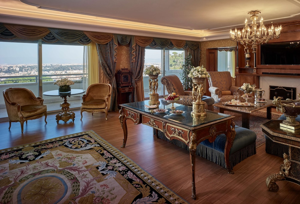 Signature Suite, 1 King Bed (Petronius Suite)