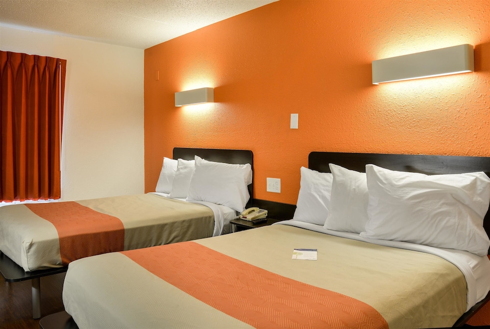 Deluxe Room, 2 Double Beds, Non Smoking, Refrigerator & Microwave photo 1