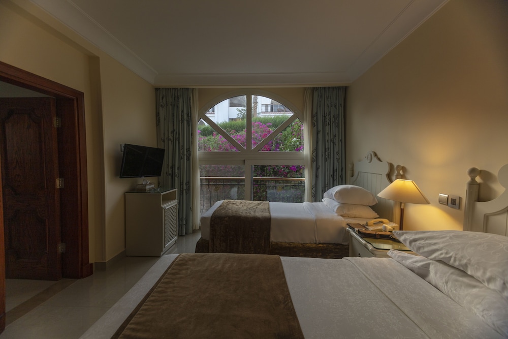 Superior Room, Multiple Beds, Sea View (Giza Villa) photo 3