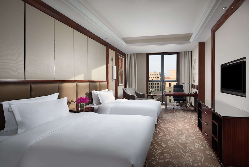Deluxe Room, 2 Twin Beds, Smoking photo 1