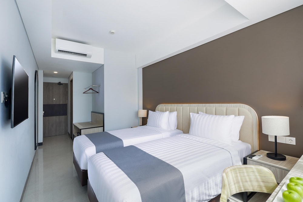 Superior Twin Room (Newly Renovated) - Photo 2