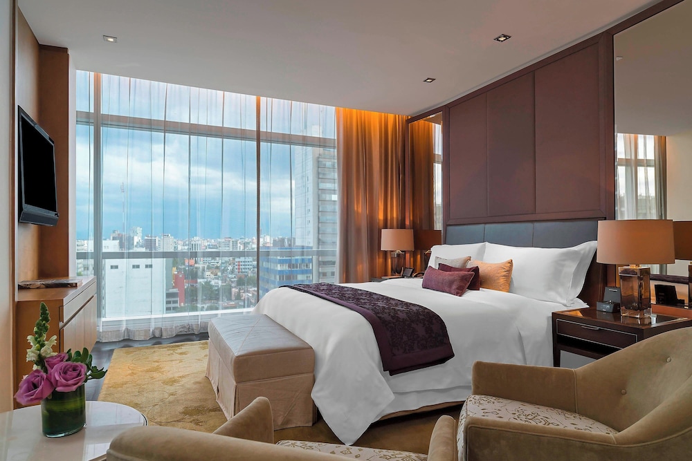 Suite, 1 King Bed, Smoking (View)