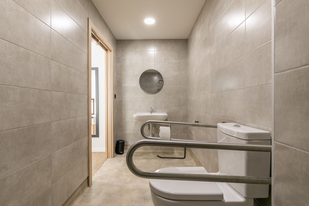 Single room in apartment with shared bathroom photo 3