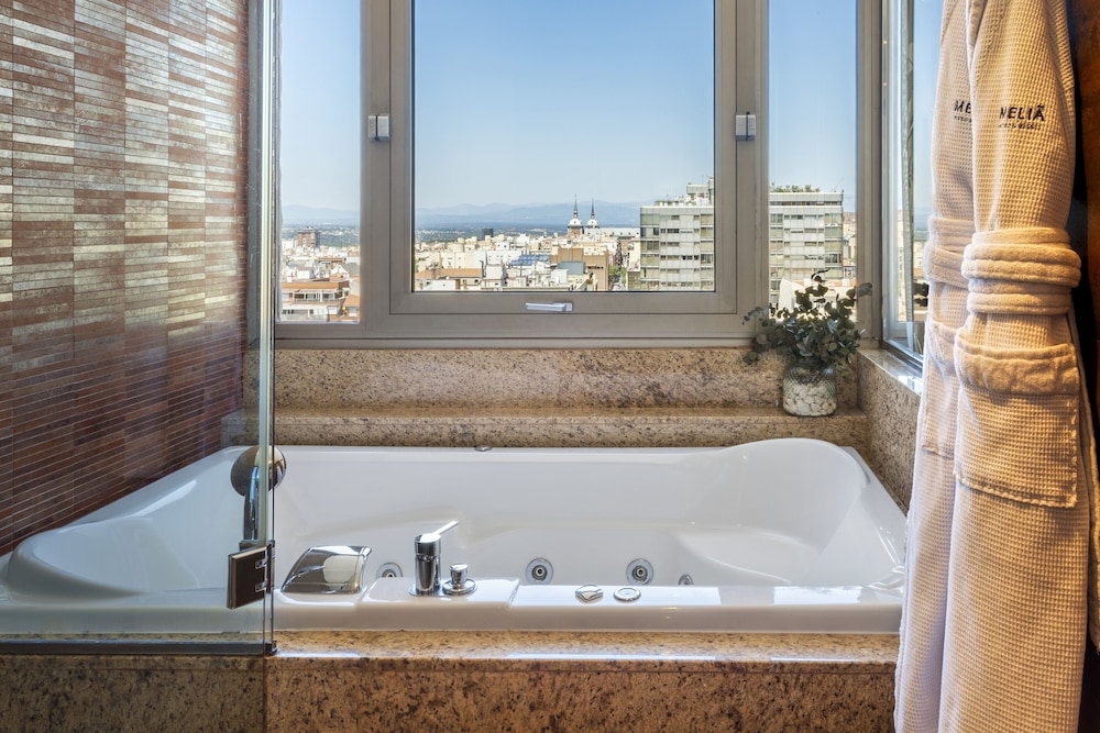 Grand Room (Premium Views - The Level Access,2+1)