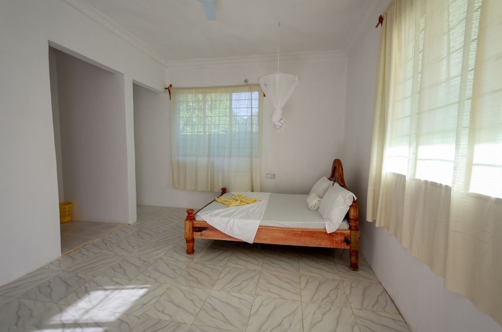 Basic Double Room, 1 Double Bed, Accessible, Garden View