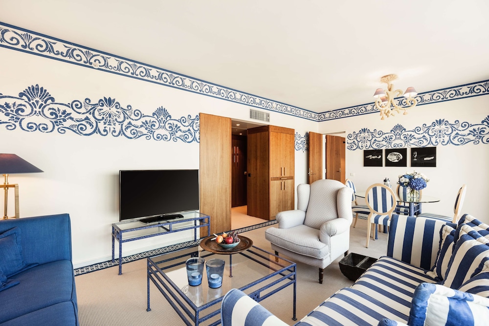 Neptune One Bedroom Suite photo 1