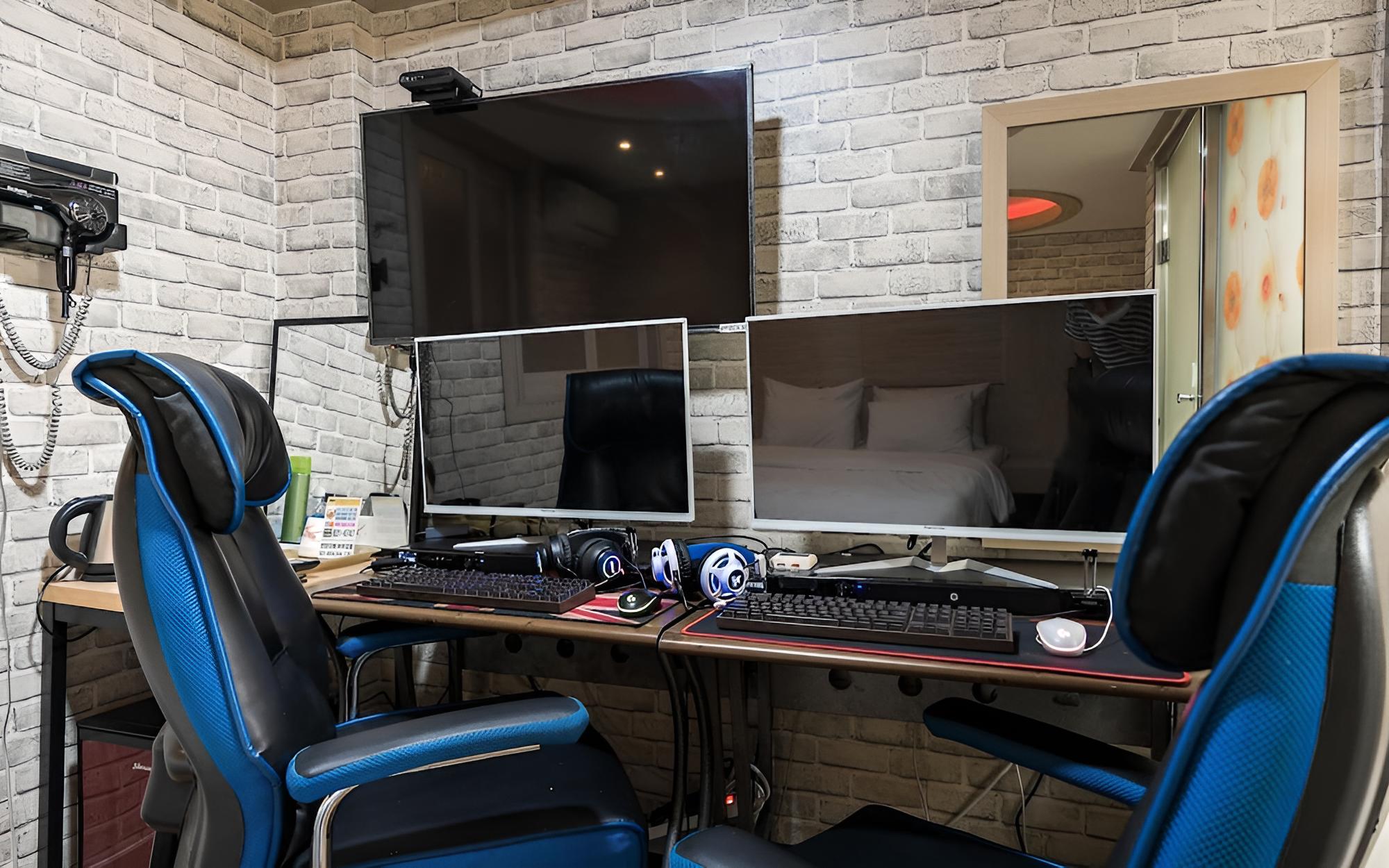 Room (Special A (2 PC i5-10400/RTX2070/32-i) photo 1