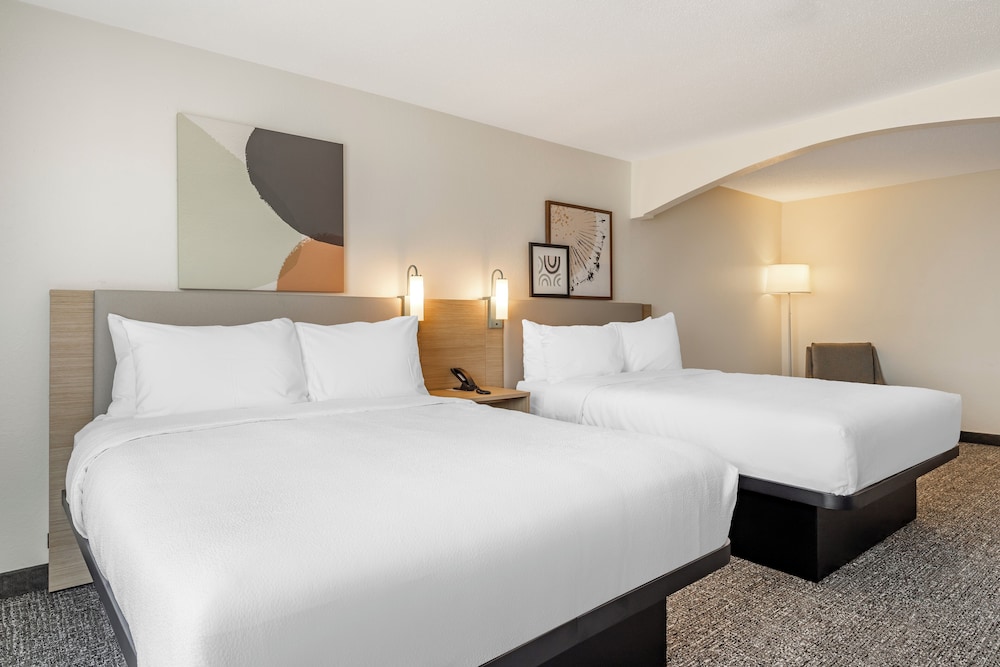 Room, 2 Queen Beds - Photo 3