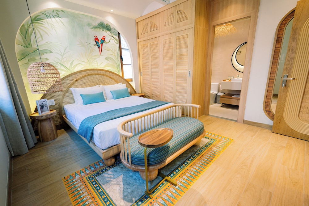 Deluxe Double Room, City View, Corner