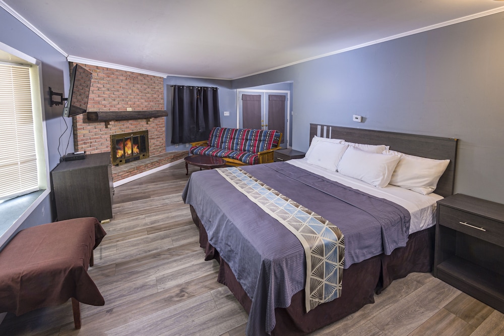 Premium Room, 1 King Bed with Sofa bed, Kitchen