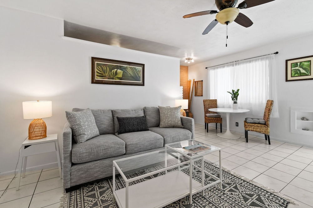 Apartment F photo 1