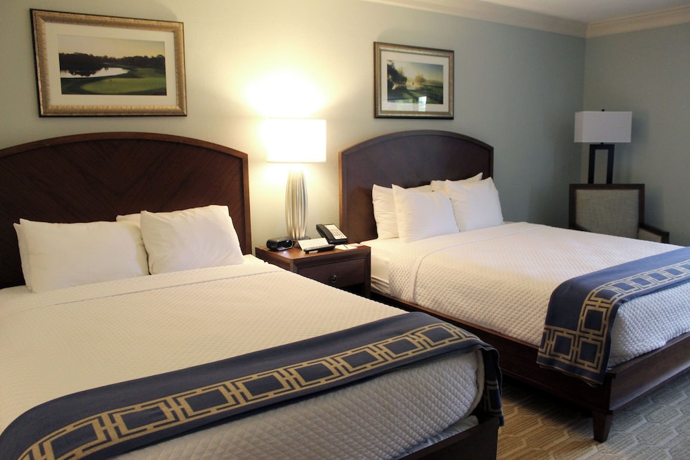 Deluxe Room, 2 Queen Beds - Photo 2