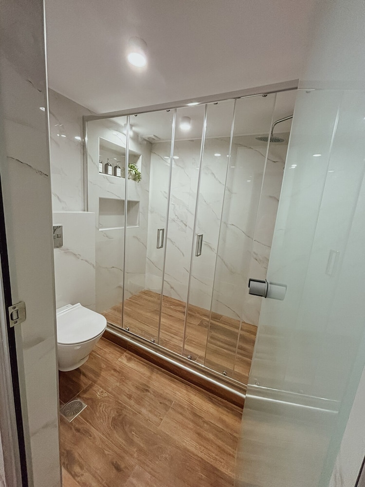 ng Lique Pool Garden Apartment, Billede 16