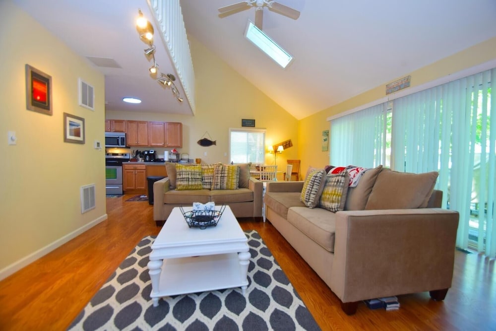 House, 3 Bedrooms photo 2