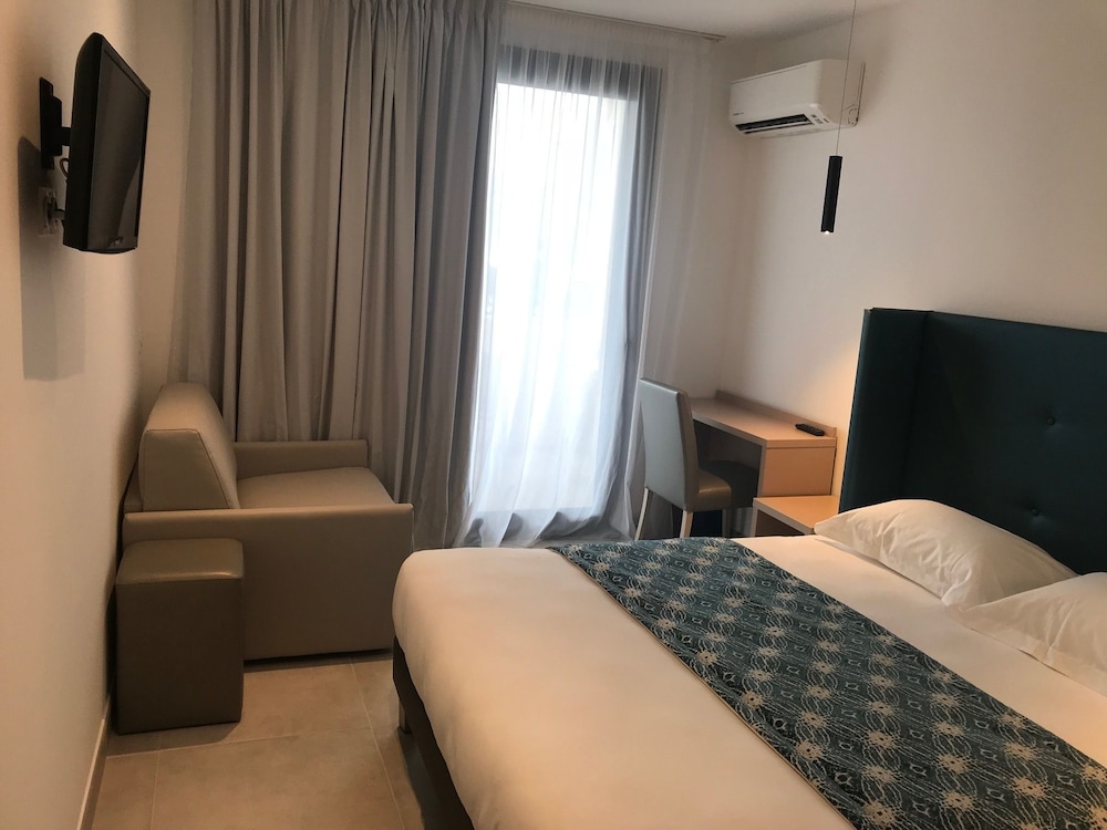 Superior Triple Room, 1 Queen Bed with Sofa bed, Balcony, Sea View