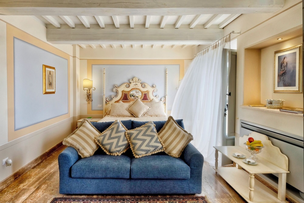 Junior Suite - Photo 13