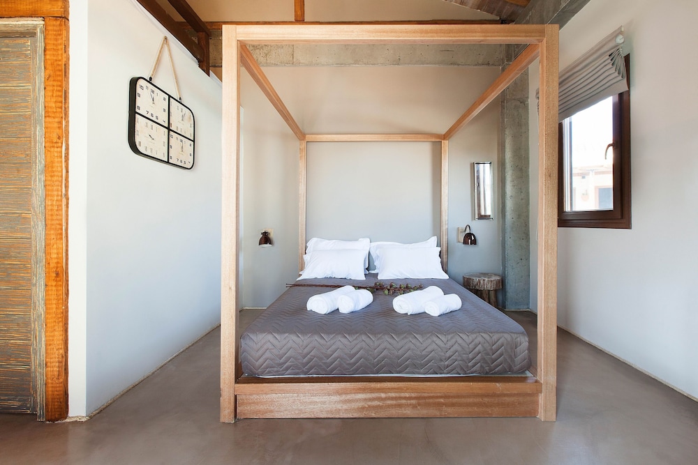 Deluxe Suite, Private Pool, Pool View