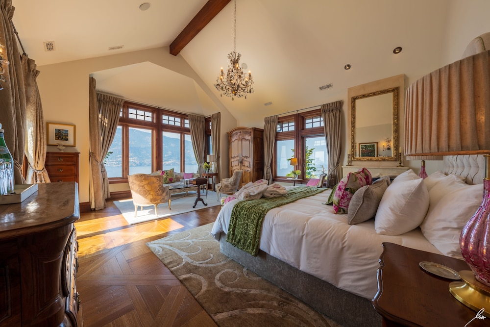 Luxury Villa, Multiple Beds, Sauna, Lake View photo 1
