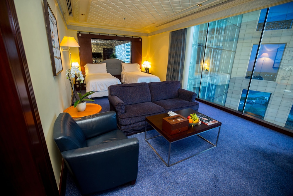 Executive Room, 1 King Bed - Photo 4