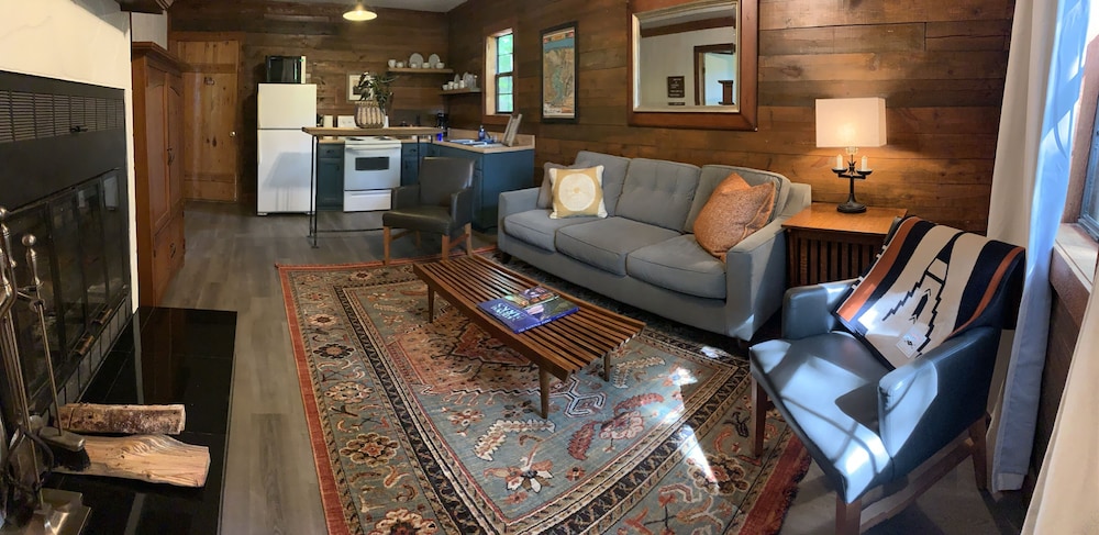 Log Cabin + Hot tub + Kitchen + Fireplace at Loblolly Pines photo 2