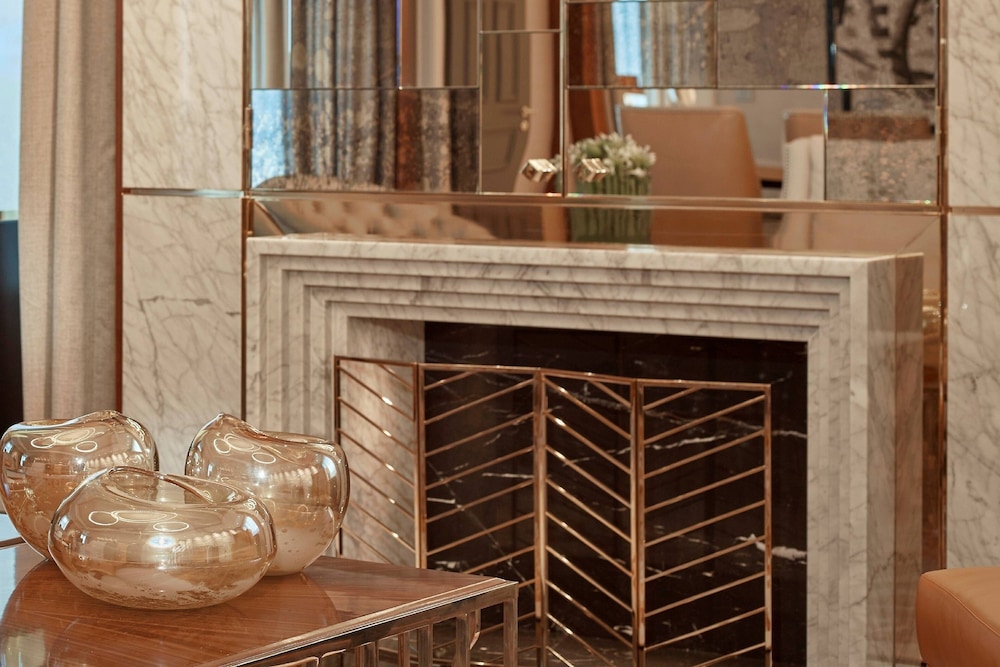 Club Suite, 2 Bedrooms (Club Lounge Access,Skyline View)