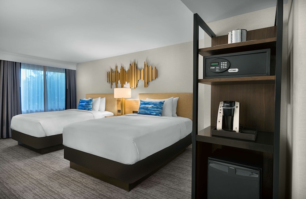 Junior Suite, 2 Queen Beds - Photo 6
