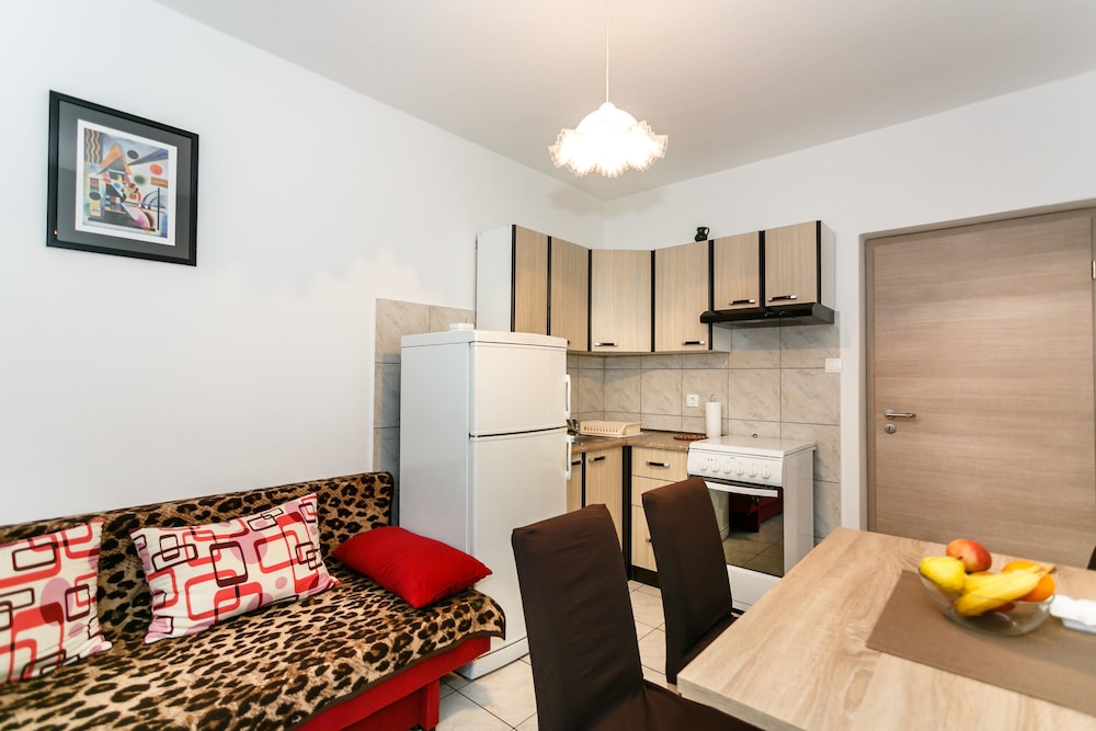 Classic Apartment, 1 Double Bed with Sofa bed, Non Smoking, Garden View photo 2