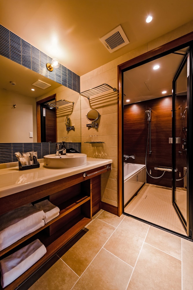 Deluxe King Room, Non Smoking - Photo 10
