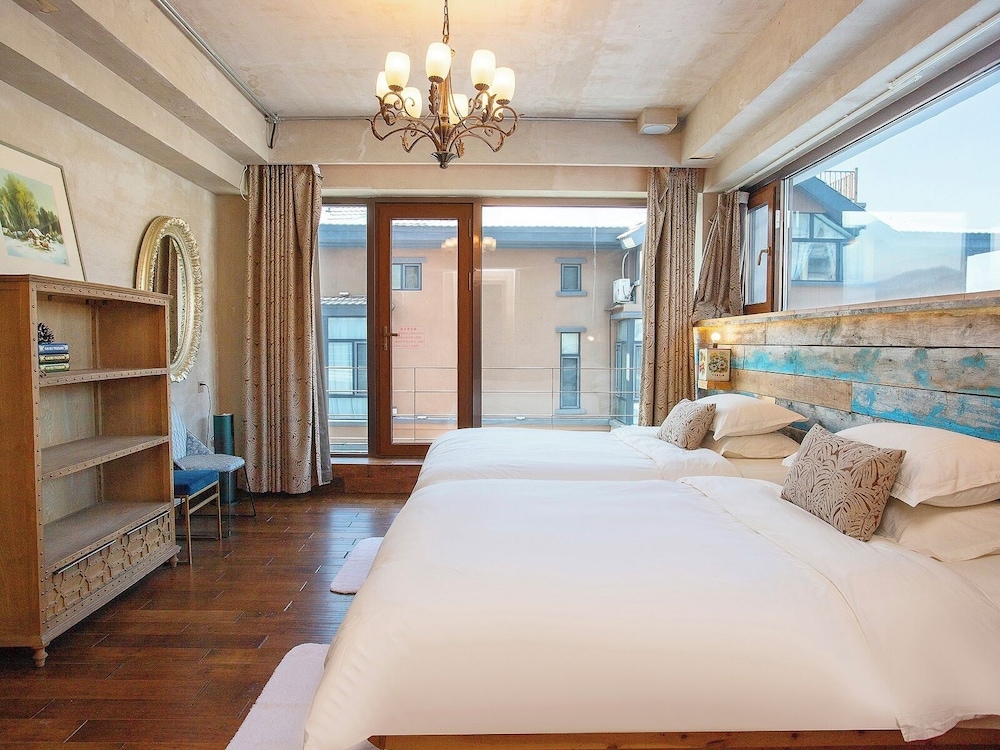 Signature Twin Room