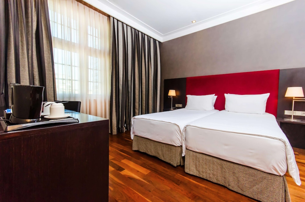 Superior Room (Extra Bed 3 Adults) - Photo 1