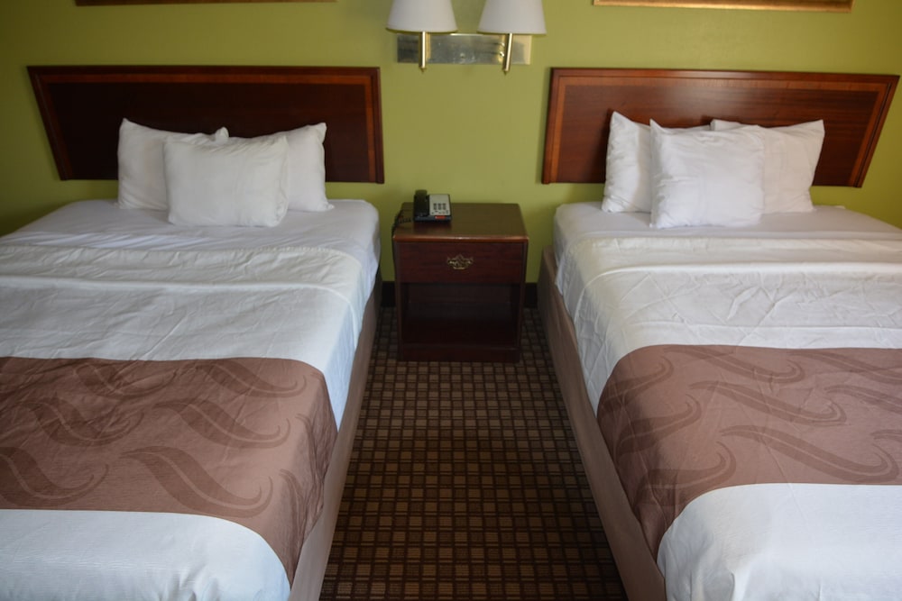 Room, 2 Queen Beds - Photo 2