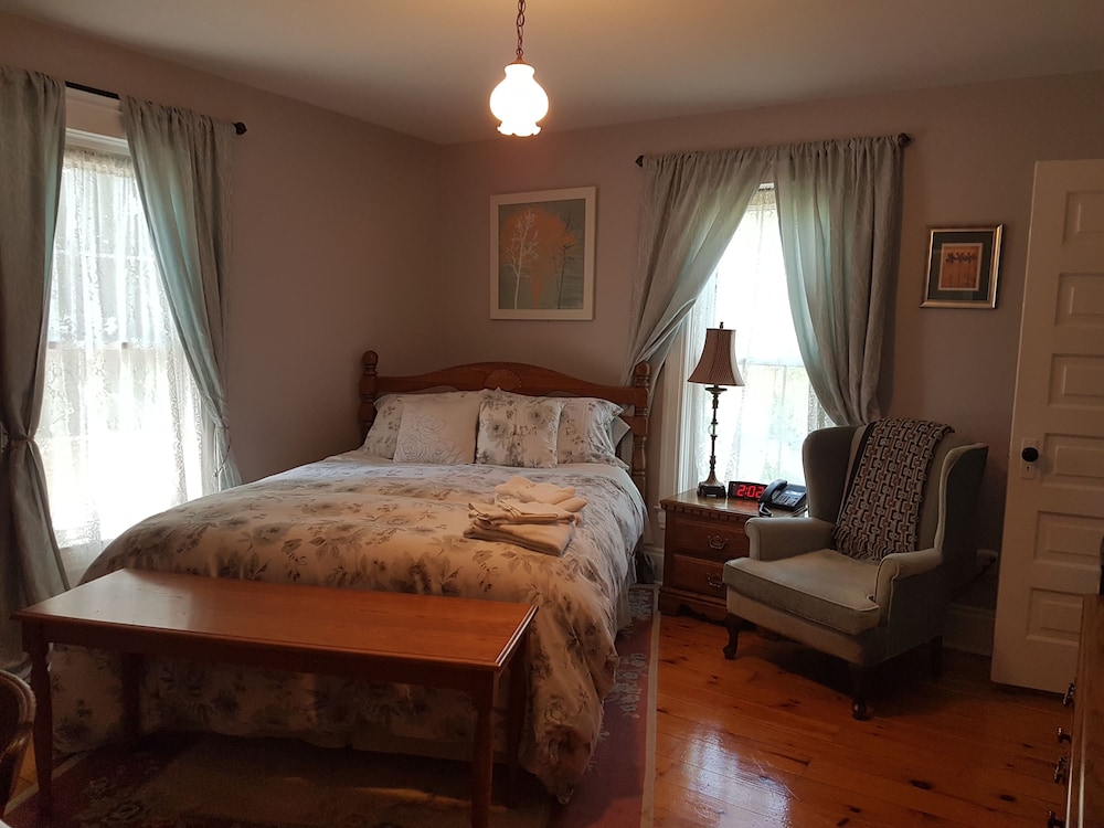 Deluxe Room, 1 Queen Bed