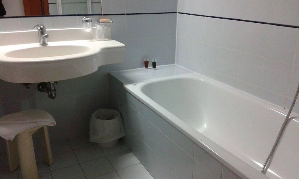 Standard Double Room Single Use photo 2