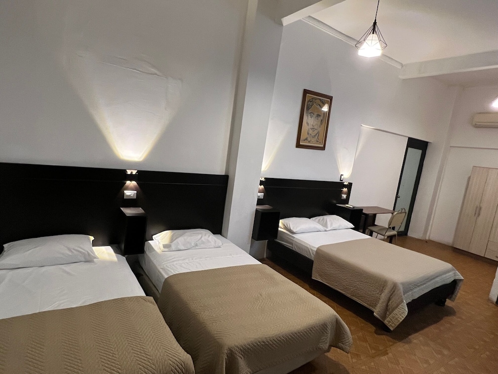 Family Triple Room, Multiple Beds photo 2