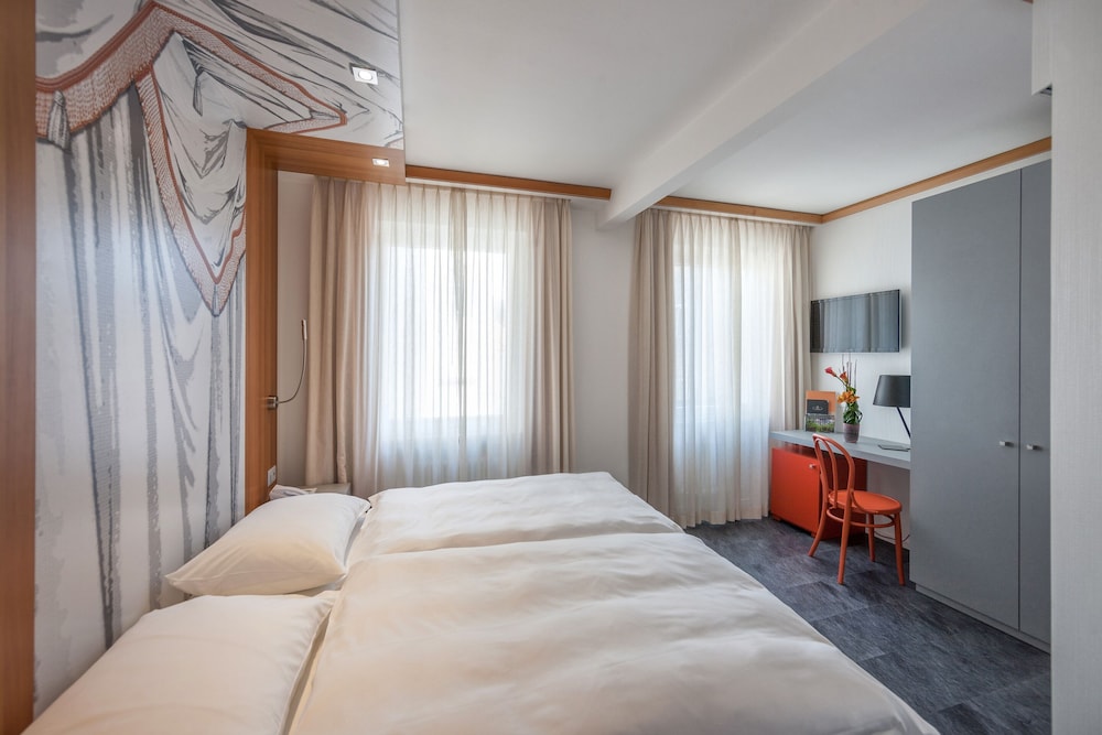 Standard Double or Twin Room, 1 Bedroom photo 2