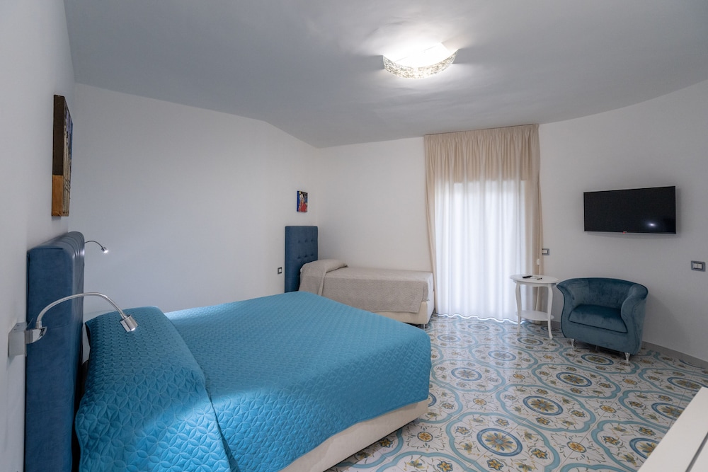 Superior Triple Room, Terrace photo 1