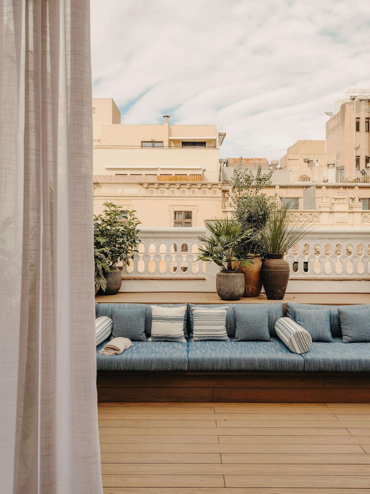 Studio Suite, Terrace, City View thumbnail 6