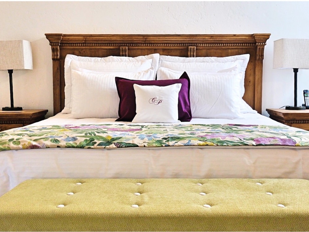Double Room, 1 Queen Bed photo 1
