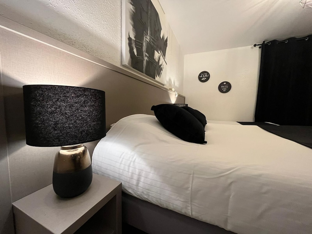 Quadruple Room - Photo 6