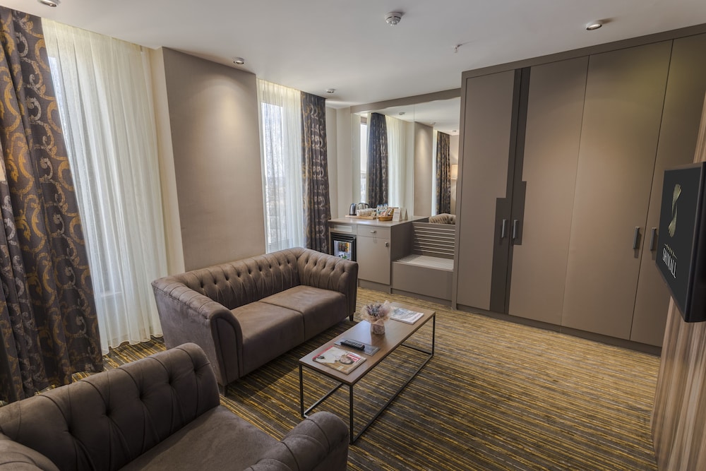 Junior Suite, 1 King Bed, City View - Photo 5