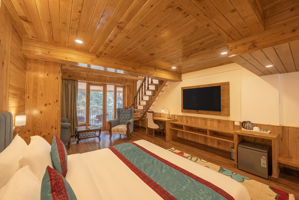 Family Quadruple Room, Bathtub, Mountain View photo 2